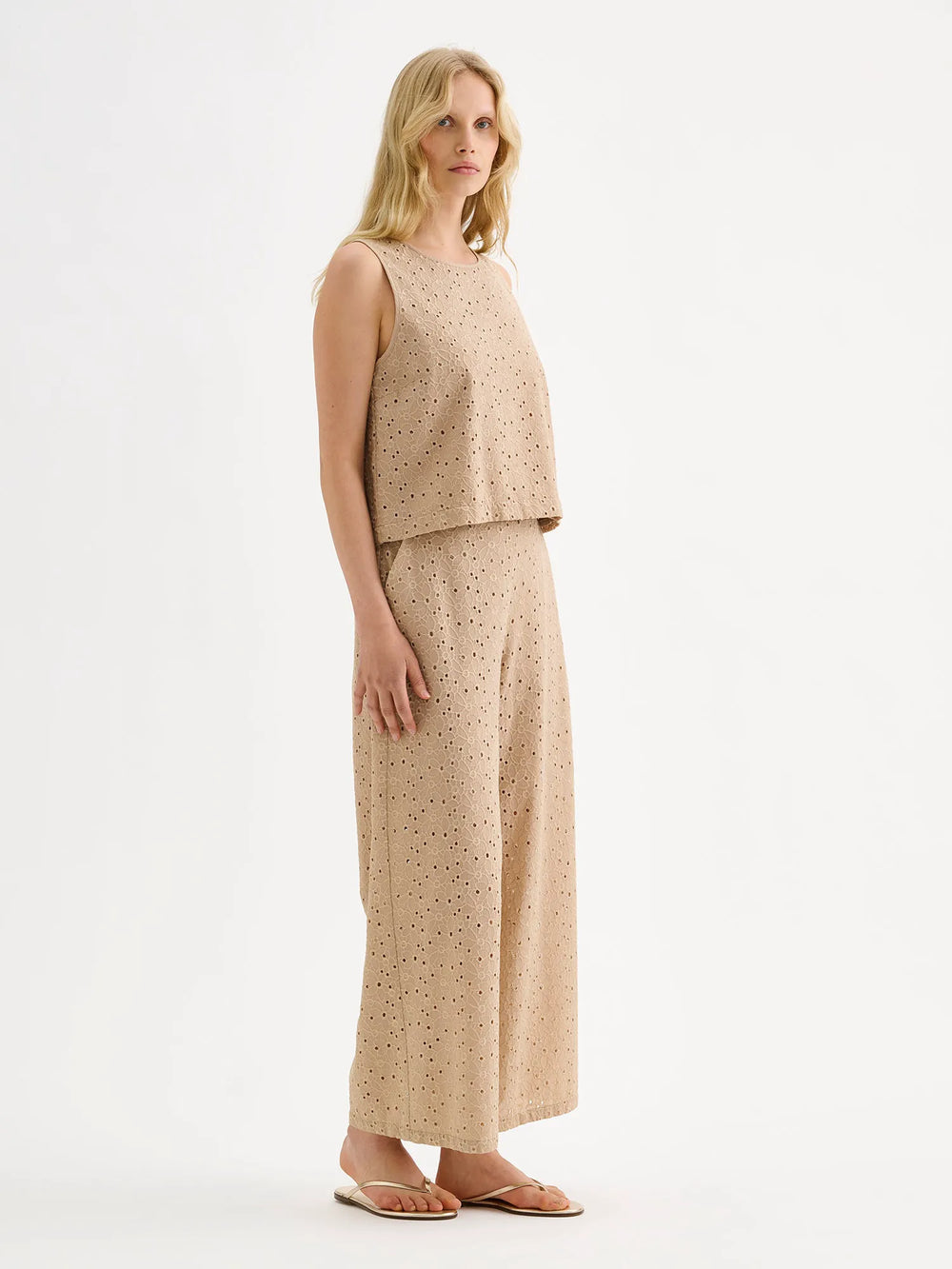 beige